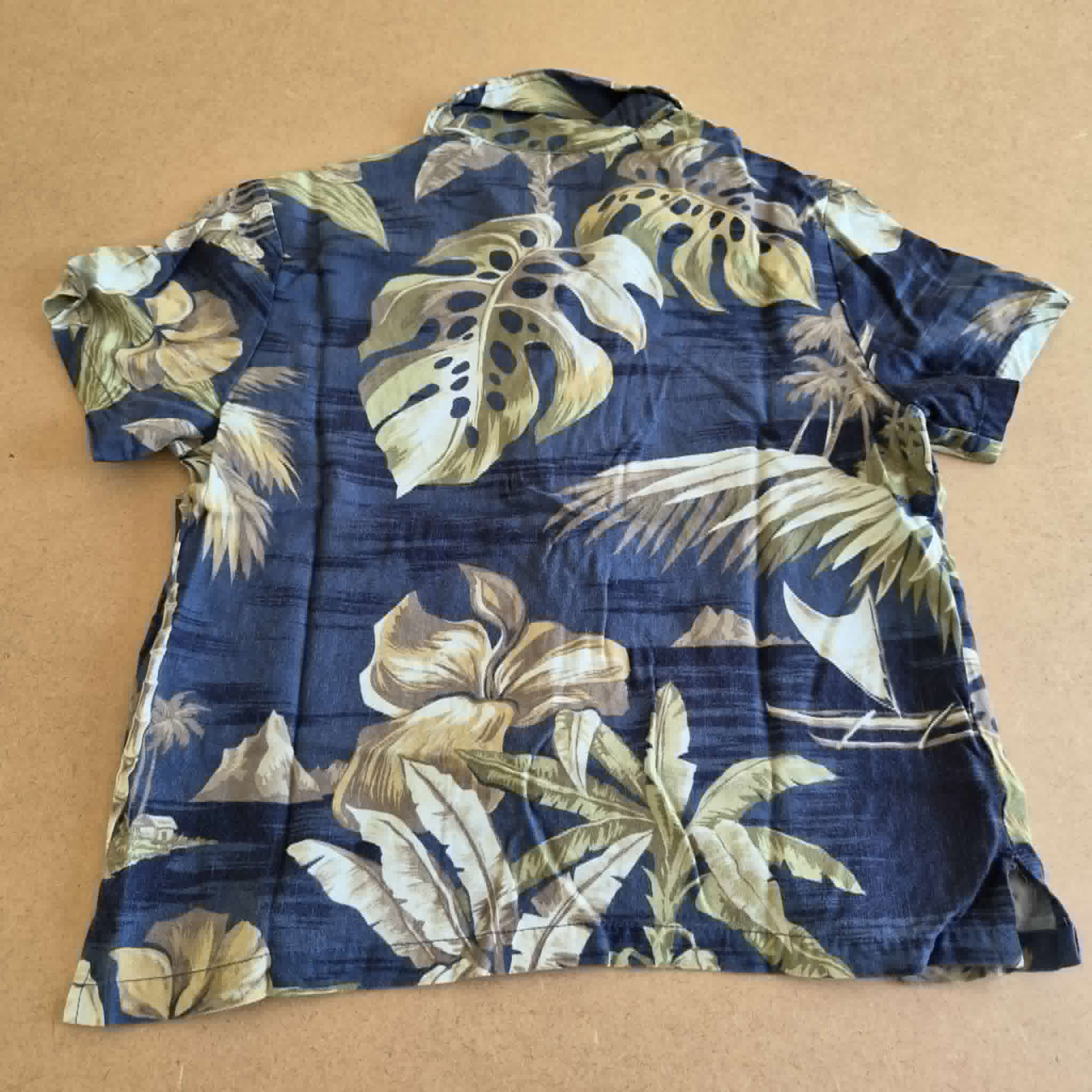 Chemise Hawaïenne Hilo Hattie Bleu Marine — Made in Hawaii — XS — Très bon état