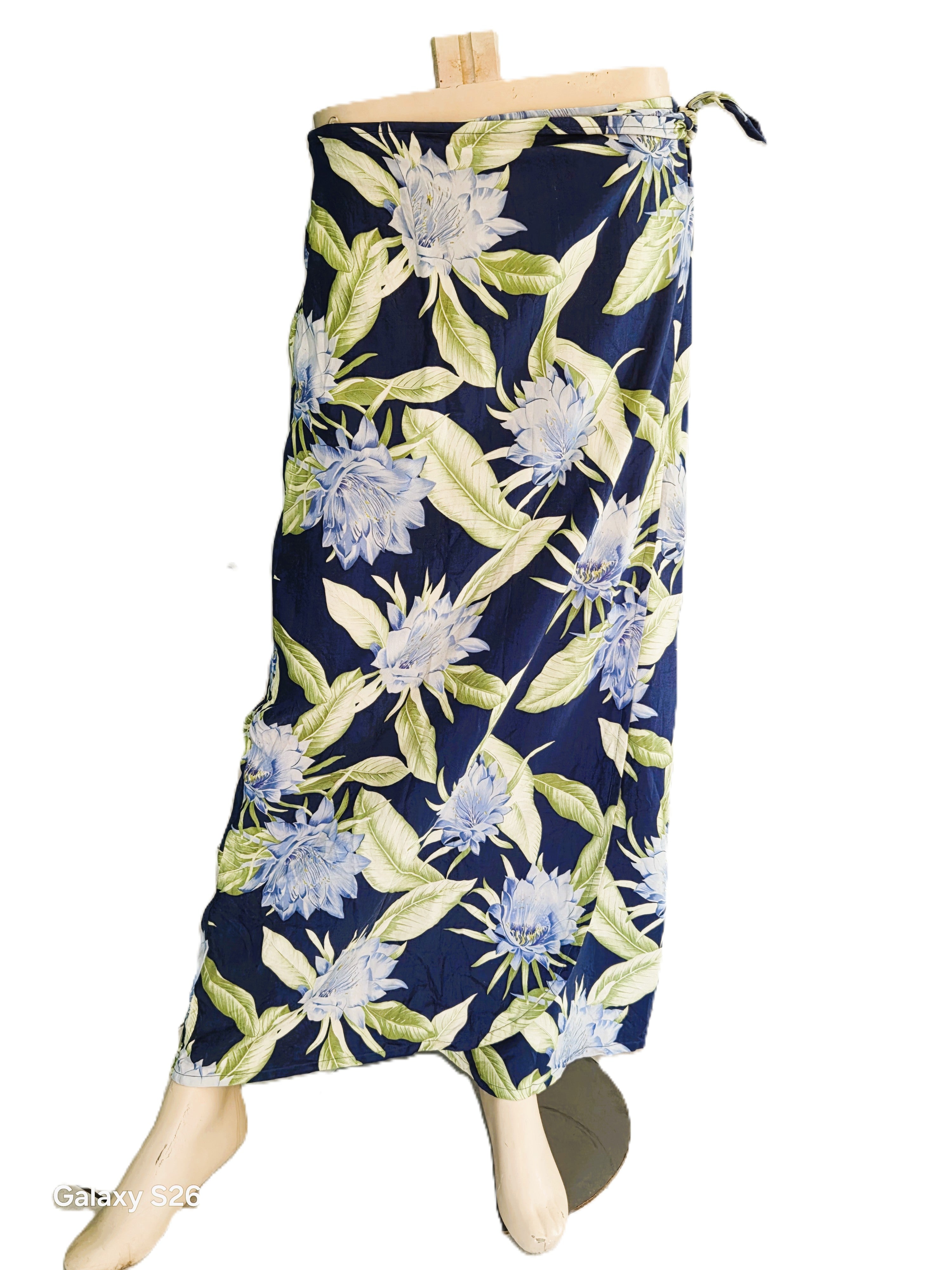 Jupe Maxi Portefeuille 100% Soie Tropicale Bleu Marine — Fleurs Lavande Feuilles Vertes — M (8/10) — Très bon état