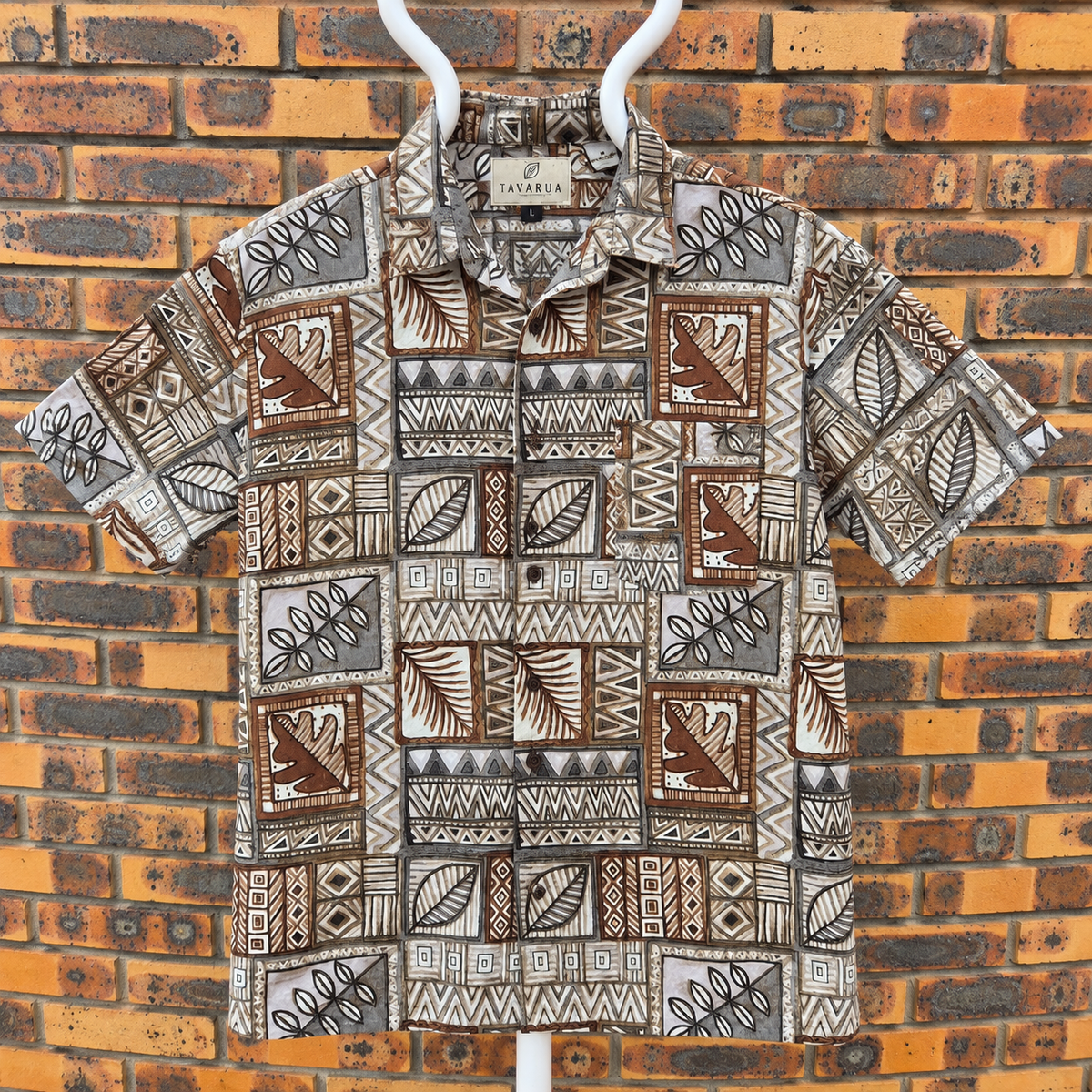 Chemise Hawaïenne Vintage Natural Issue - Motif Tiki Tribal Polynésien - Rayon - M