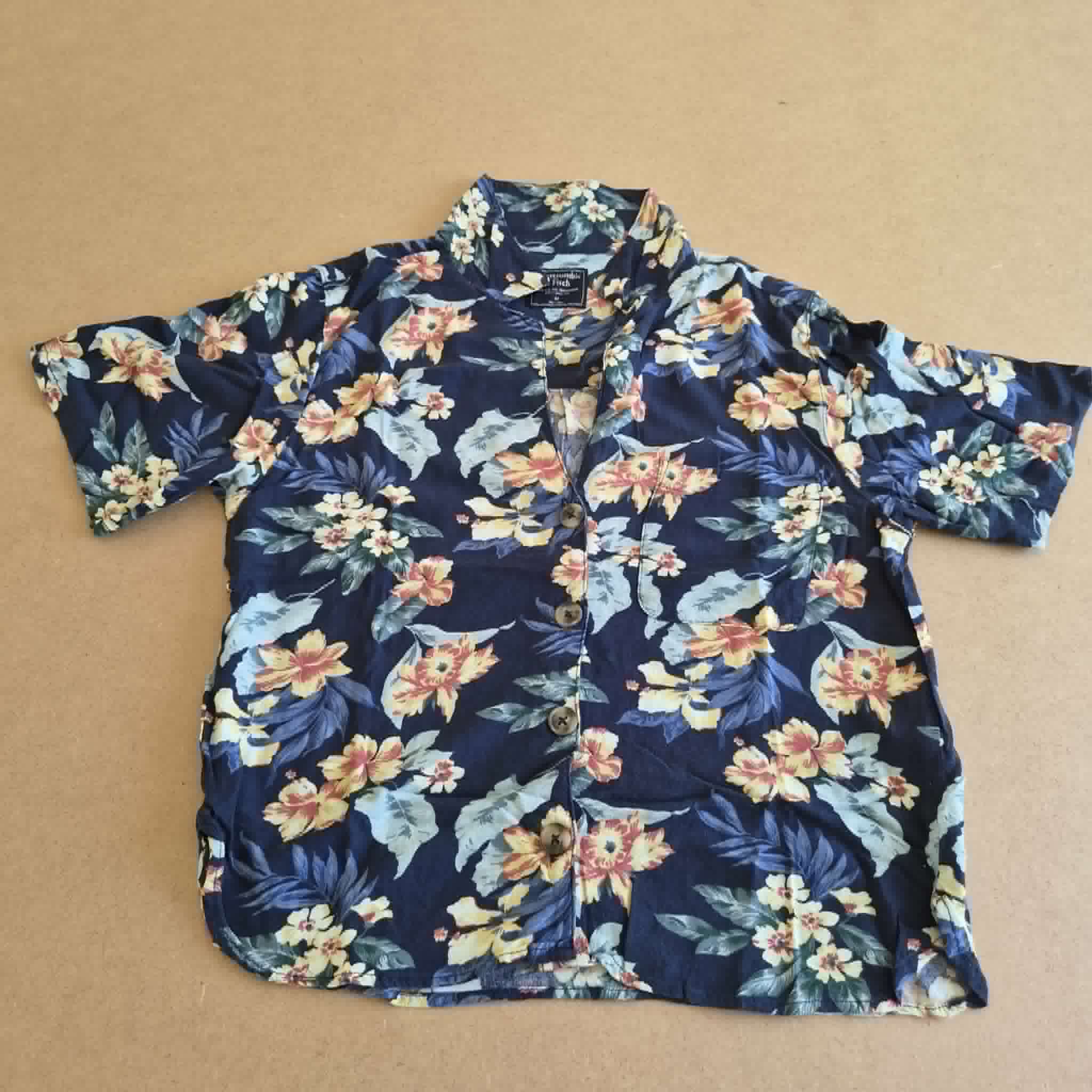 Chemise Hawaïenne Abercrombie & Fitch Bleu Marine Floral — M — 100% Viscose — Très bon état